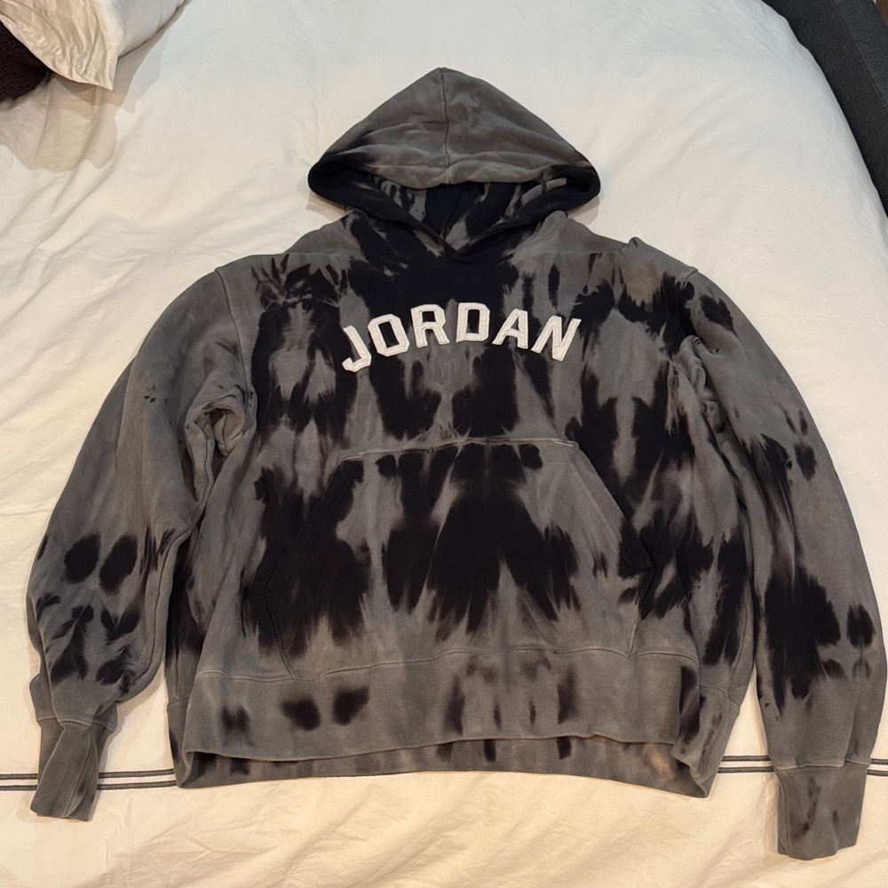 Jordan Men's Tie-Dye Black and Gray Hoodie